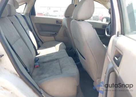 2010 Ford Focus Se из США, поврежденный, VIN 1FAHP3FN9AW132715